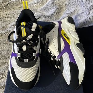Dior Sneakers B22 sz 41 (US 8) 100% Authentic Bought from Neiman Marcus in 2021.